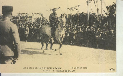 Postal 011108: General Gouraud en les fetes de la victoire a Paris