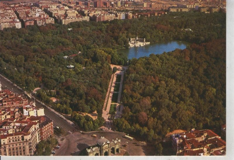 Postal 011985: Vista aerea del parque del retiro en Madrid