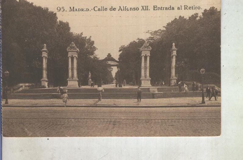 Postal 013001: Madrid, Entrada al retiro por la calle Alfonso XII