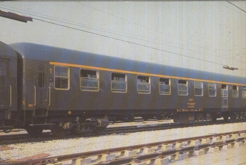 Postal 013037: Tren Renfe: Coches series 8-000