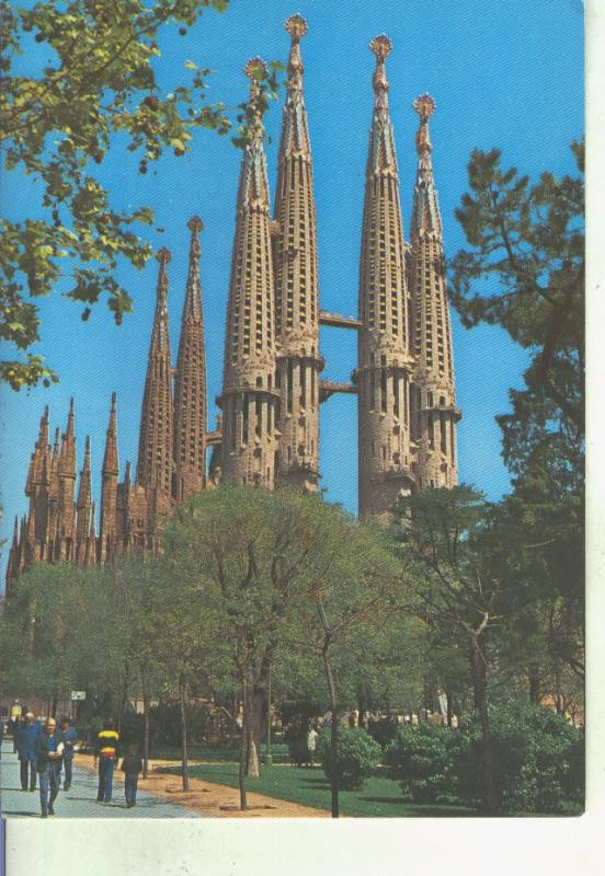 Postal 014718: Vista parcial de la Sagrada Familia en Barcelona
