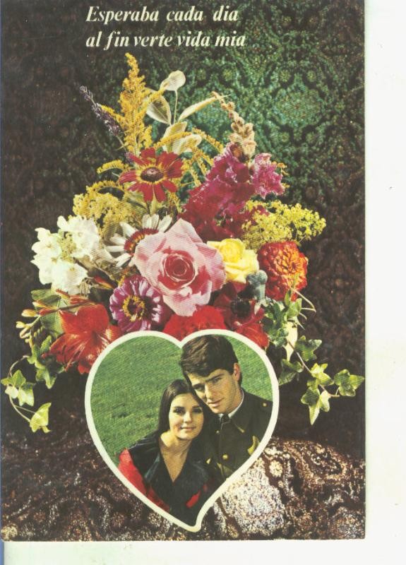 Postal 015046: pareja romantica con flores