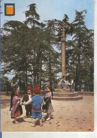 Postal 015285: Niños con el traje tipico de catalunya y bailando la sardana