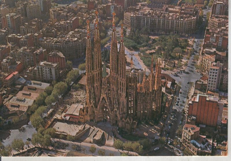 Postal 015942: Vista aerea de la Sagrada Familia de Barcelona