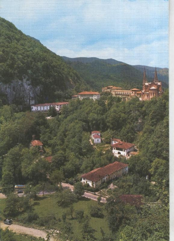 Postal 016112: Vista general del santuario de Covadonga, Asturias