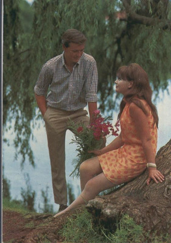 Postal 016145: Primavera con pareja romantica