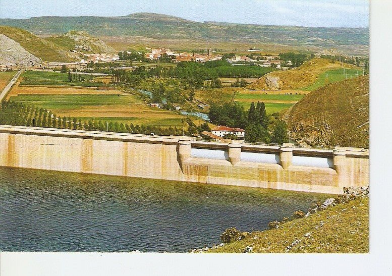 Postal 020225 : Panoramica desde el pantano. Aguilar de Campoo - Palencia