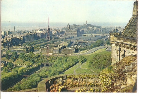 Postal 020310 : Edinburg from the Castle