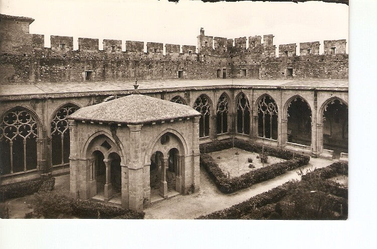 Postal 021104 : Claustro gotico y Templete, Monasterio de Santes Creus