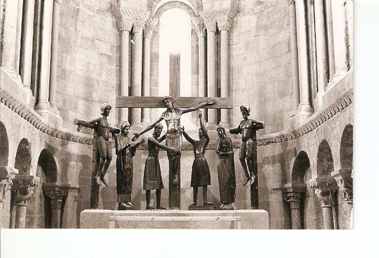 Postal 021340 : Cristo crucificado