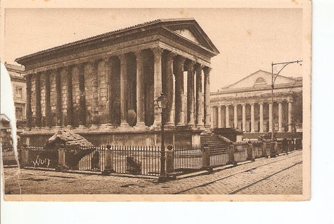 Postal 021360 : La Maison Carre et le Theatre, La Douce France