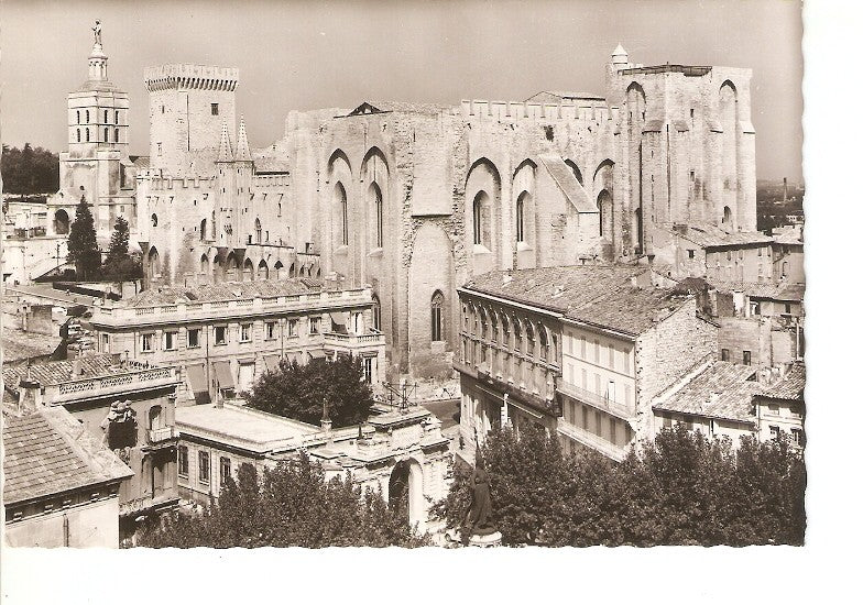 Postal 021497 : Les palais des Papes et Notre-Dame
