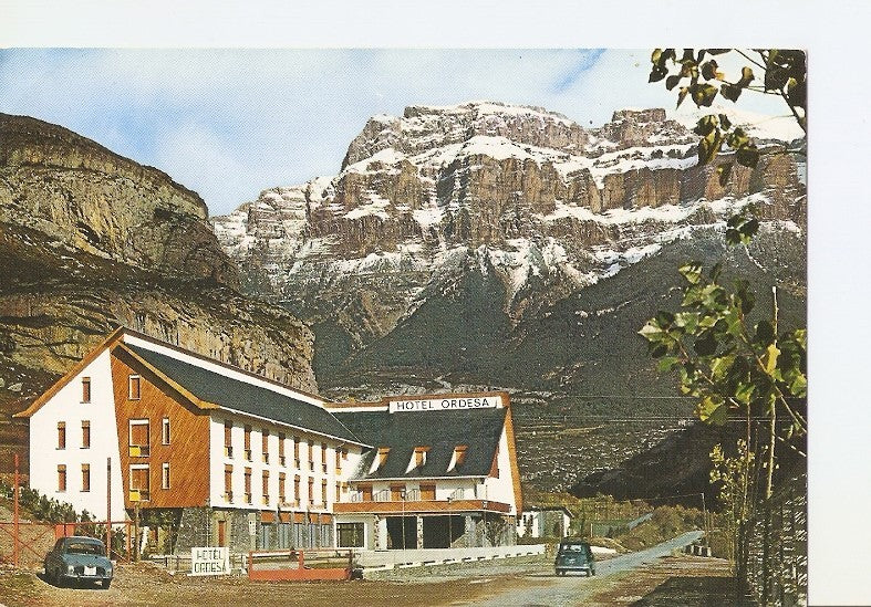 Postal 021592 : Hotel Ordesa y Mondarruego al fondo
