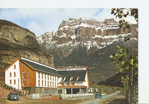 Postal 021592 : Hotel Ordesa y Mondarruego al fondo