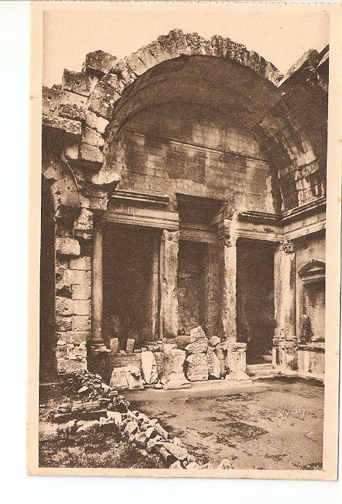 Postal 021685 : Jardin de la Fontaine - Le temple de Diane. La Doulce Grance