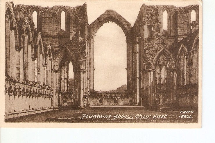 Postal 022198 : Fountaine abbey, choir east
