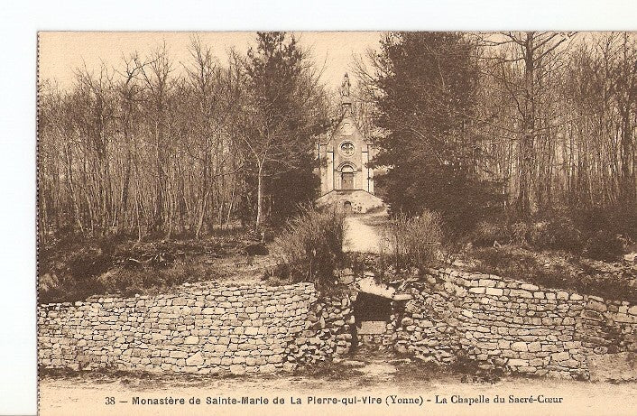 Postal 022354 : Monastere de Sainte-Marie de la Pierre-qui-Vire (Yonne) - La Chapelle du Sacre-Coeur