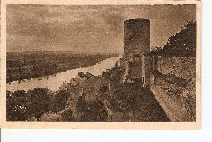 Postal 022358 : Chinon. Tour du Moulin et Vallee de la Vienne