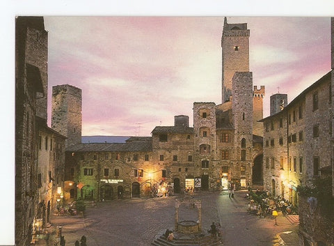 Postal 022639 : Place de La Citerne de nuit, Citta di S. Gimgnano (Siena)