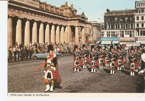 Postal 022662 : Pipes and drums in Edinburgh