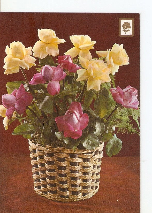 Postal 023345 : Cesta con flores