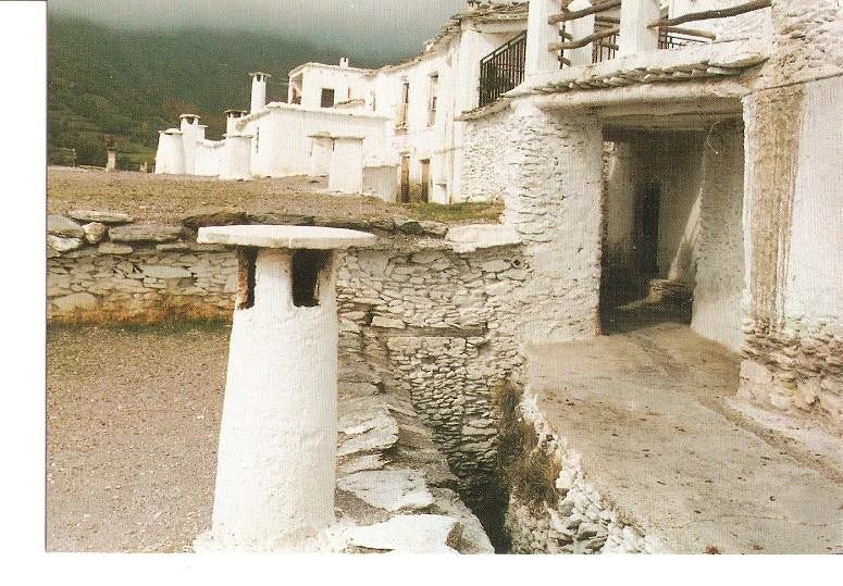Postal 022647 : Las Alpujarras (Granada), detalles de Terraos y chimeneas