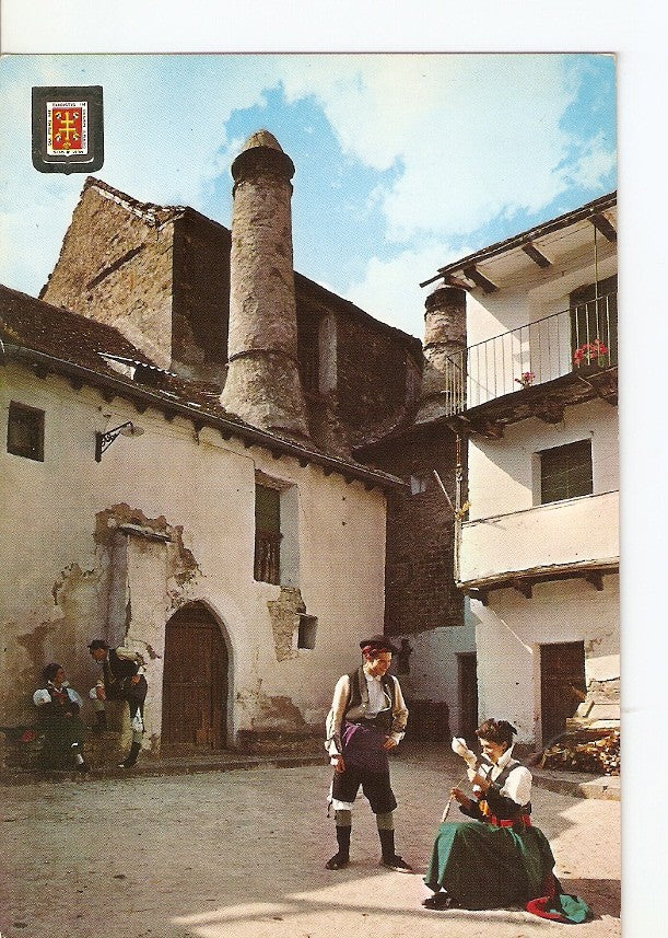 Postal 026598 : Pareja de Chesos en un rincon tipico. Pirineo Aragones (Huesca)