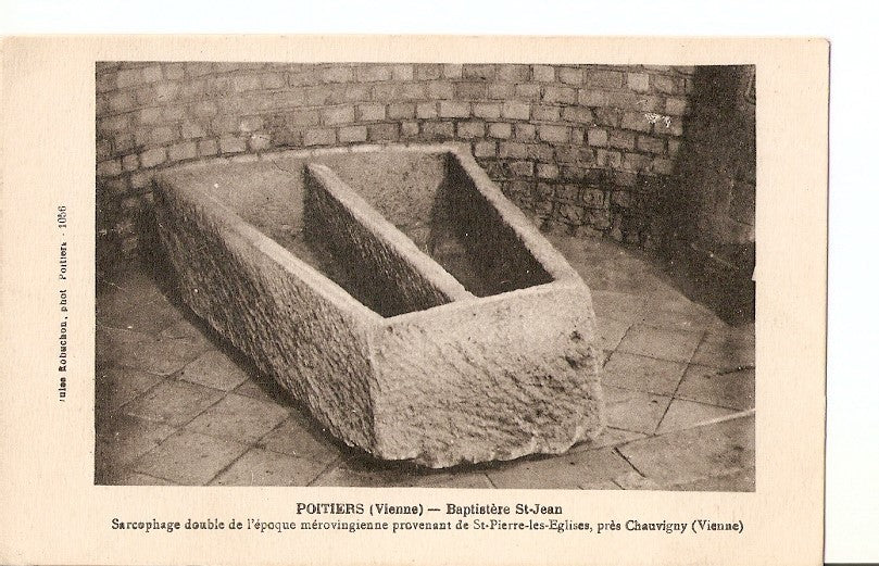 Postal 026802 : Poitiers (Vienne) Batistere. 