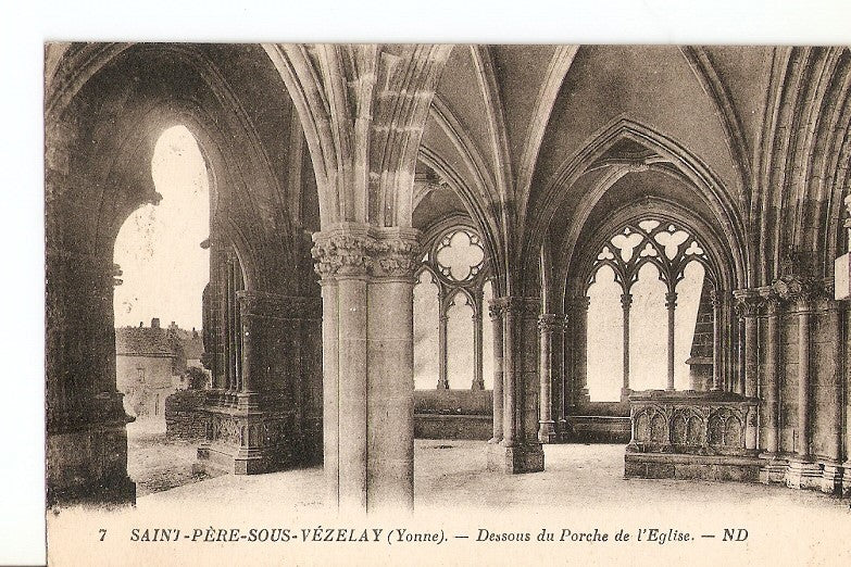 Postal 026833 : Saint  Pere Sous Vêzelay (Yonne), Dessous du Porche de lEglise