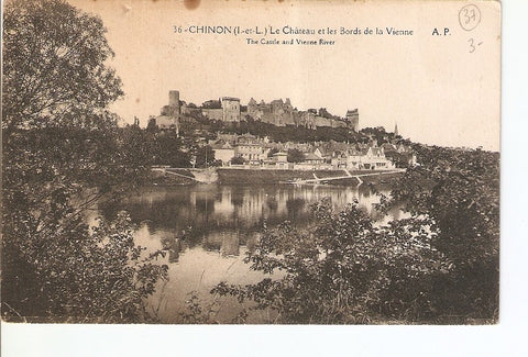 Postal 026994 : Chinon. Le Château et les Bords de la Vienne, The Castle and Vienne River