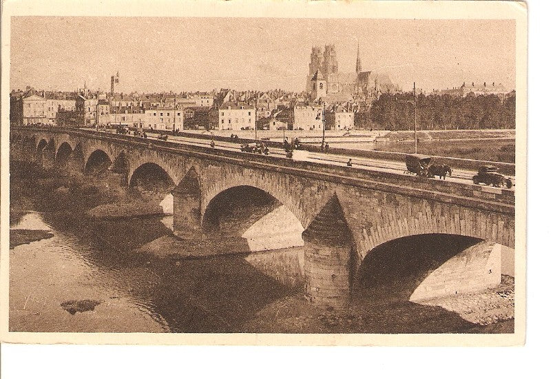 Postal 027004 : Orleans (Loiret), Panorama vers la Cathedrale et le Pont Georges