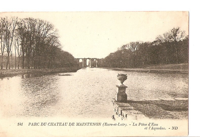 Postal 027135 : Parc du Château de Maintenon (Eure et Loir). La Piece dEau et laqueduc