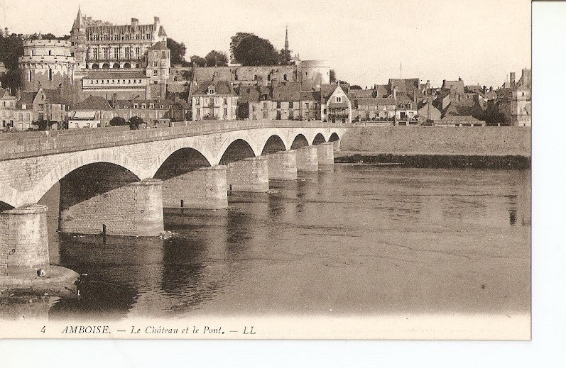 Postal 027157 : Amboise. Le Château et le Pont
