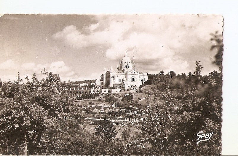 Postal 027162 : Lisieux (Calvados) - La Basilique