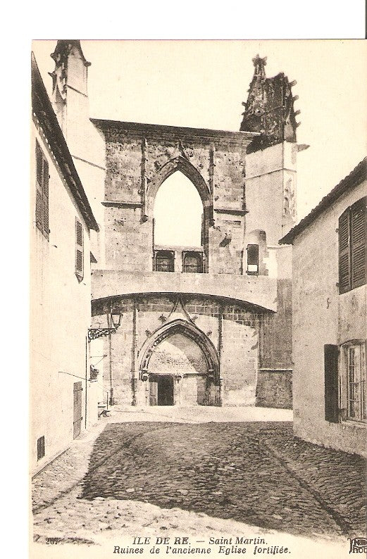 Postal 027281 : Ile de Re. Saint Martin. Ruines de lancienne Eglise fortifiee