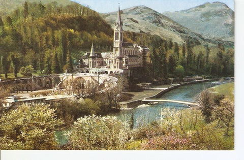 Postal 027439 : Lourdes, La Basilique, Le Gave et les nouveaux Ponts