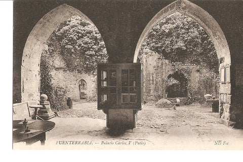Postal 027470 : Fuenterrabia - Palacio Carlos V (Patio)