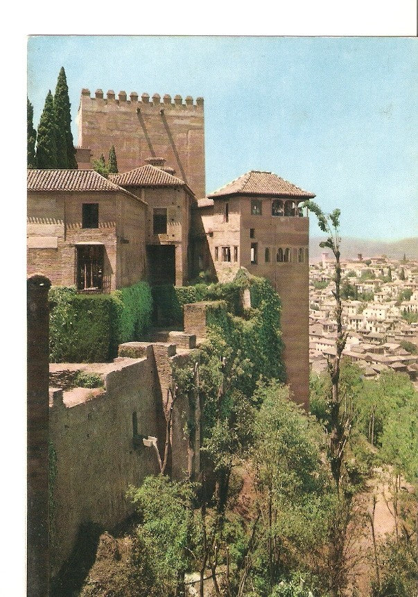 Postal 027550 : Granada, La Alhambra-Detalle torres y murallas