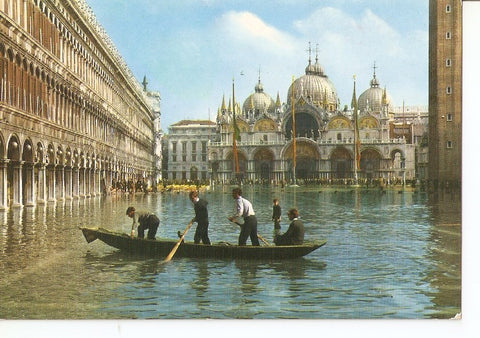 Postal 027575 : Venezia, Exceptional high tide on S. Mark Square