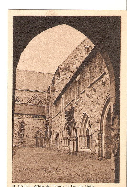 Postal 027630 : Le Mans - Abbaye de lEpau - La Cour du Cloître