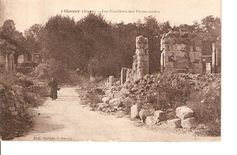 Postal 027704 : Chauny (Aisne) - Les Escaliers des Promenades