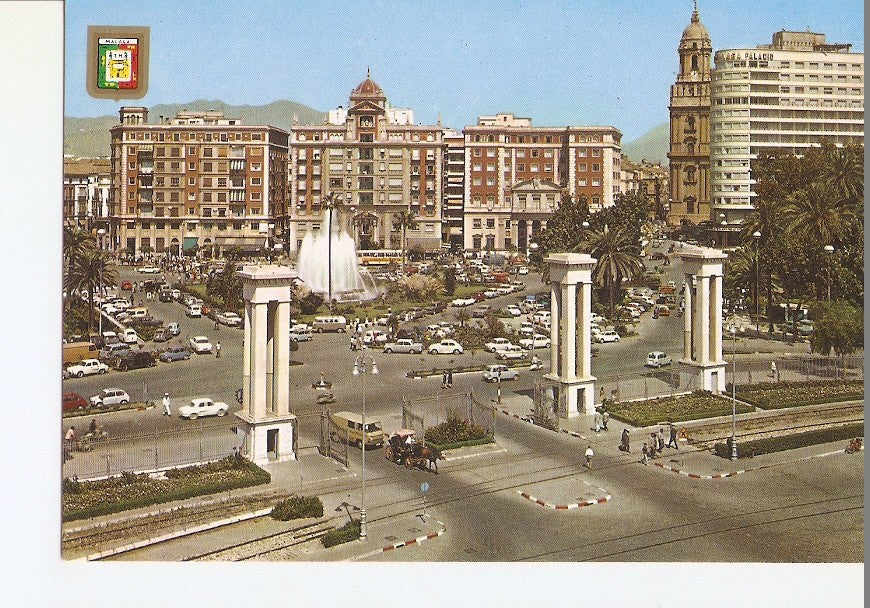 Postal 027767 : Malaga, Costa del Sol. Entrada al Puerto y Plaza de la Marina