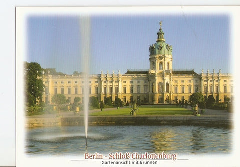 Postal 027835 : Berlin - SchloB Charlottenburg Gartenansicht mit Brunnen