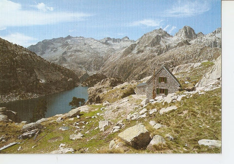 Postal 027918 : Boi (Lleida), Pirineu Català. Refugi Joan Ventosa Calvell i al fons Pic Coma Lo Formo