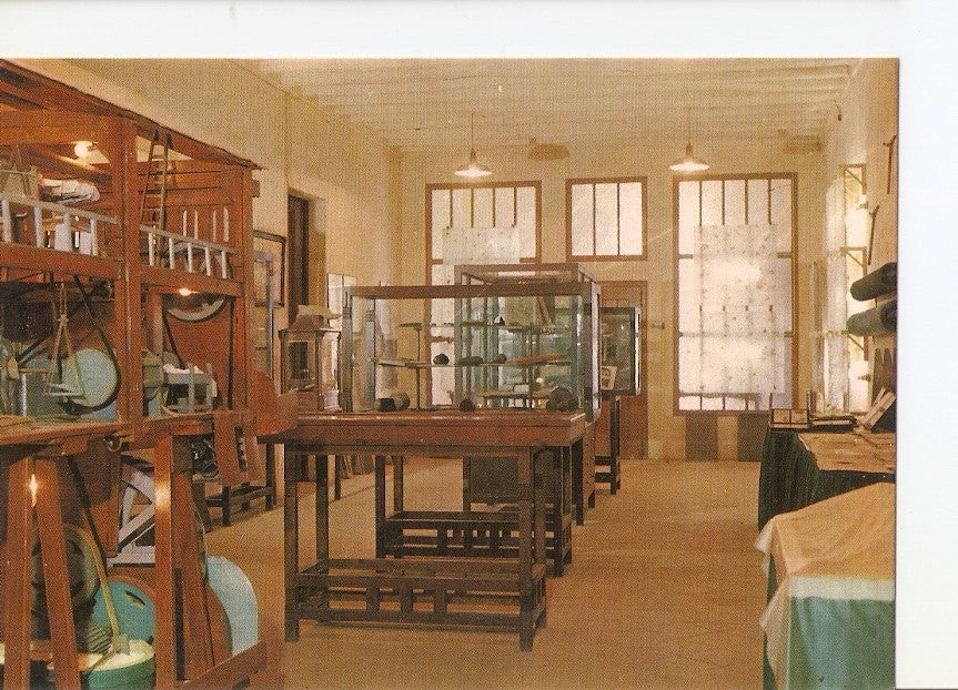 Postal 027995 : Capellades - Museu Nacional del Paper, Exposicion de caratulas y utillajes antiguos para fabricar papel