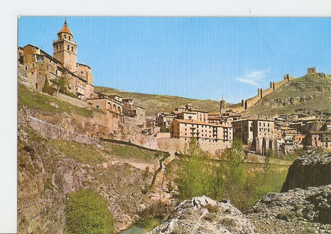 Postal 028070 : Albarracin (Teruel), Monumento Naciona, Vista parcial murallas y rio Guadalaviar