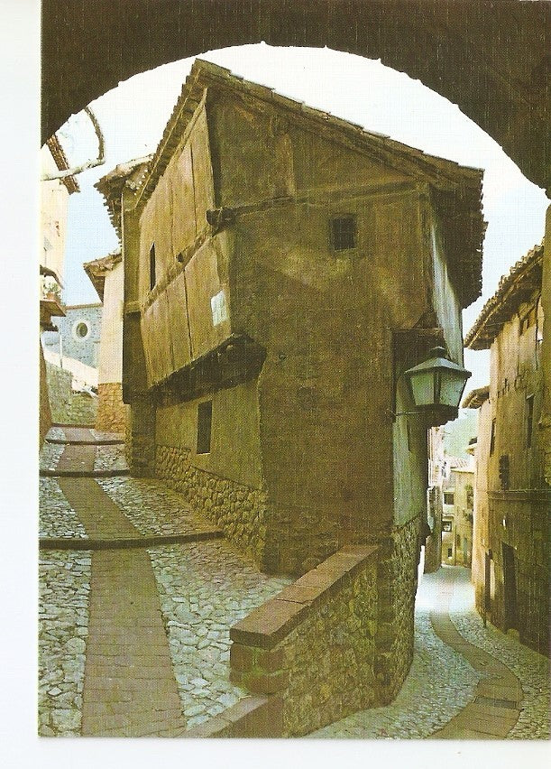 Postal 028075 : Albarracin (Teruel), Arco del Portal de Molina