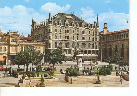 Postal 028104 : Leon. Edificio de la Caja de Ahorros y Monte de Piedad
