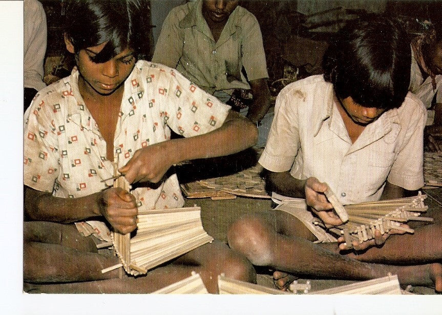 Postal 028132 : Niños de Gujerat (India)
