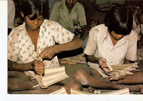 Postal 028132 : Niños de Gujerat (India)